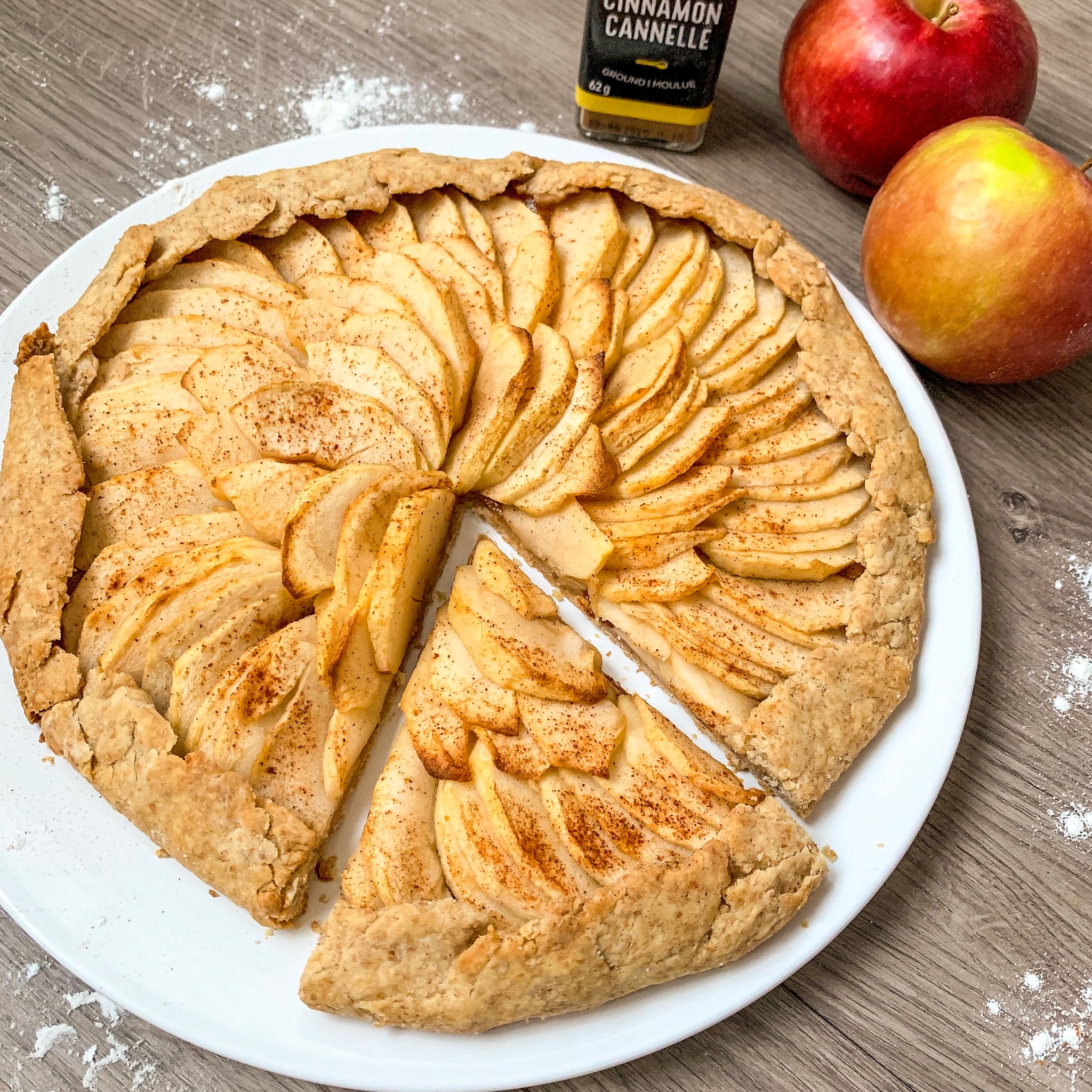 Tarte rustique aux pommes cannelle et sirop dérable Le carnet de marie